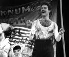 En el a�o de 1985 el actor comienza a dedicar m�s tiempo a la actuaci�n trabajando con el prestigioso director Manolo F�bregas. Posteriormente particip� en la comedia musical "Barnum" (1987), la cu�l narra la vida de un empresario norteamericano considerado el 'rey del enga�o', crador de museos, d�nde exhib�a fen�menos y lucraba con ellos. Ari Telch interpretaba varios personajes, entre ellos Ring Master. En esta puesta los int�rpretes ejecutaban actos de malabarismo y acrobacias, en donde Telch mont� un monociclo de 2 metros de altura. Barnum finalmente se asocia con Bailey, y fundan el circo hoy llamado 'Ringlin Brothers Barnum and Bailey'.