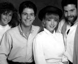 En 1990 trabaj� en la telenovela "Flor y Canela", con gran repercusi�n. En la foto: Edith Gonz�lez, Ernesto Laguardia, Mariana Garza y Ari Telch.